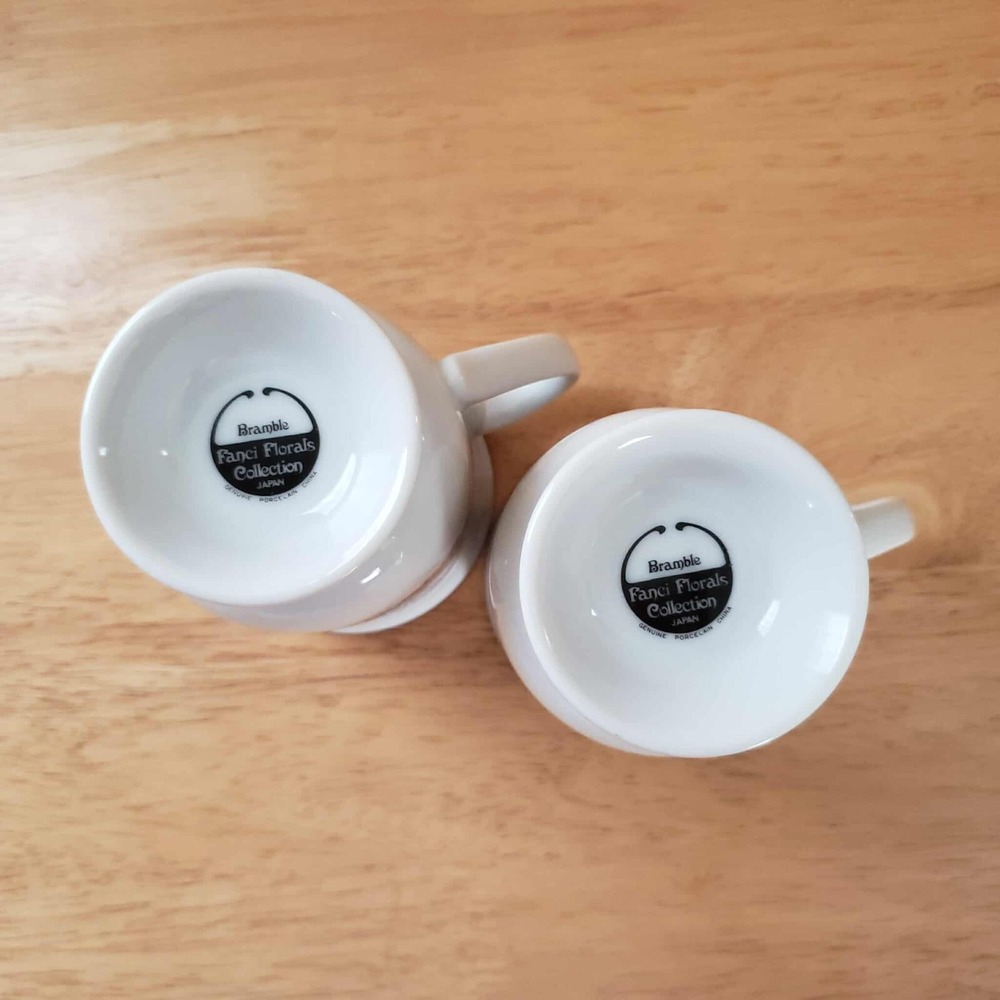 Bramble Fanci Florals Footed Porcelain Mugs Japan 4.5" - Set of 2 Vintage - Picture 6 of 7